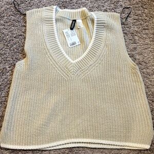 NWT H&M Women's Knit Vest Tan with Cream Border Size Large